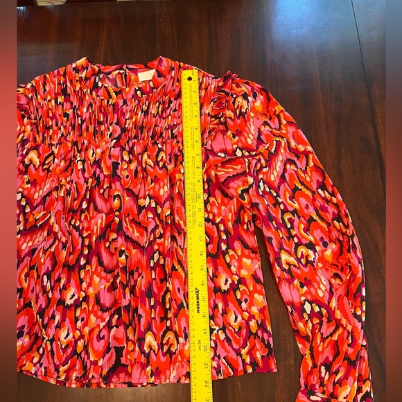 Pinch Printed Pintuck Top - M - Picture 6 of 8